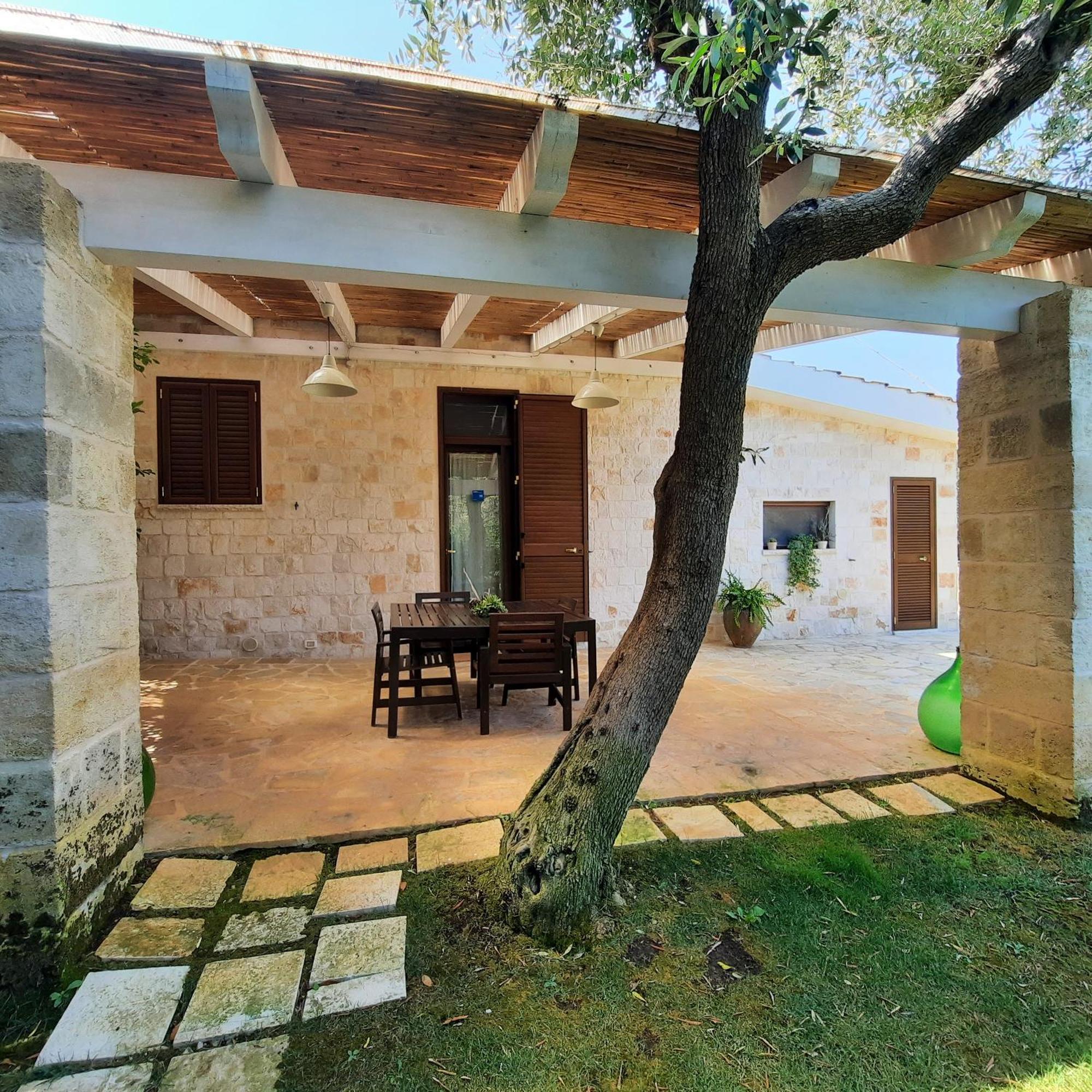 Villa Mest Pepp 모노폴리 외부 사진